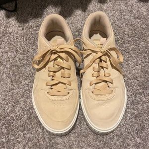 Platform puma sneakers